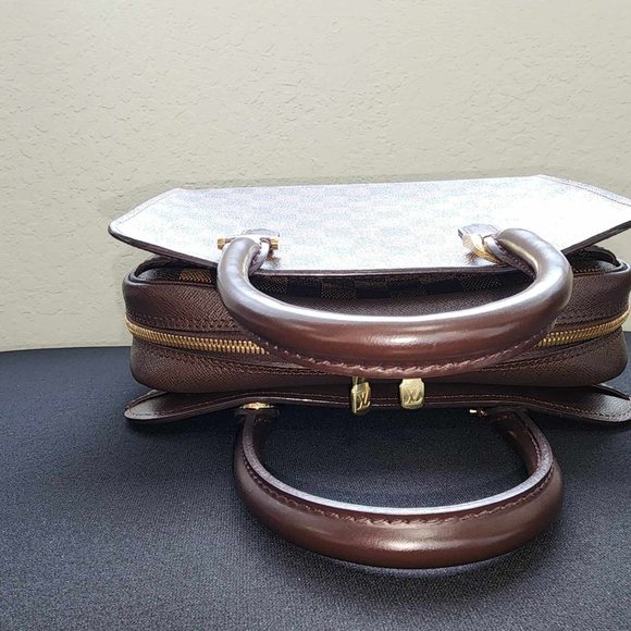 Authentic LV Triana - Picture 13 of 16